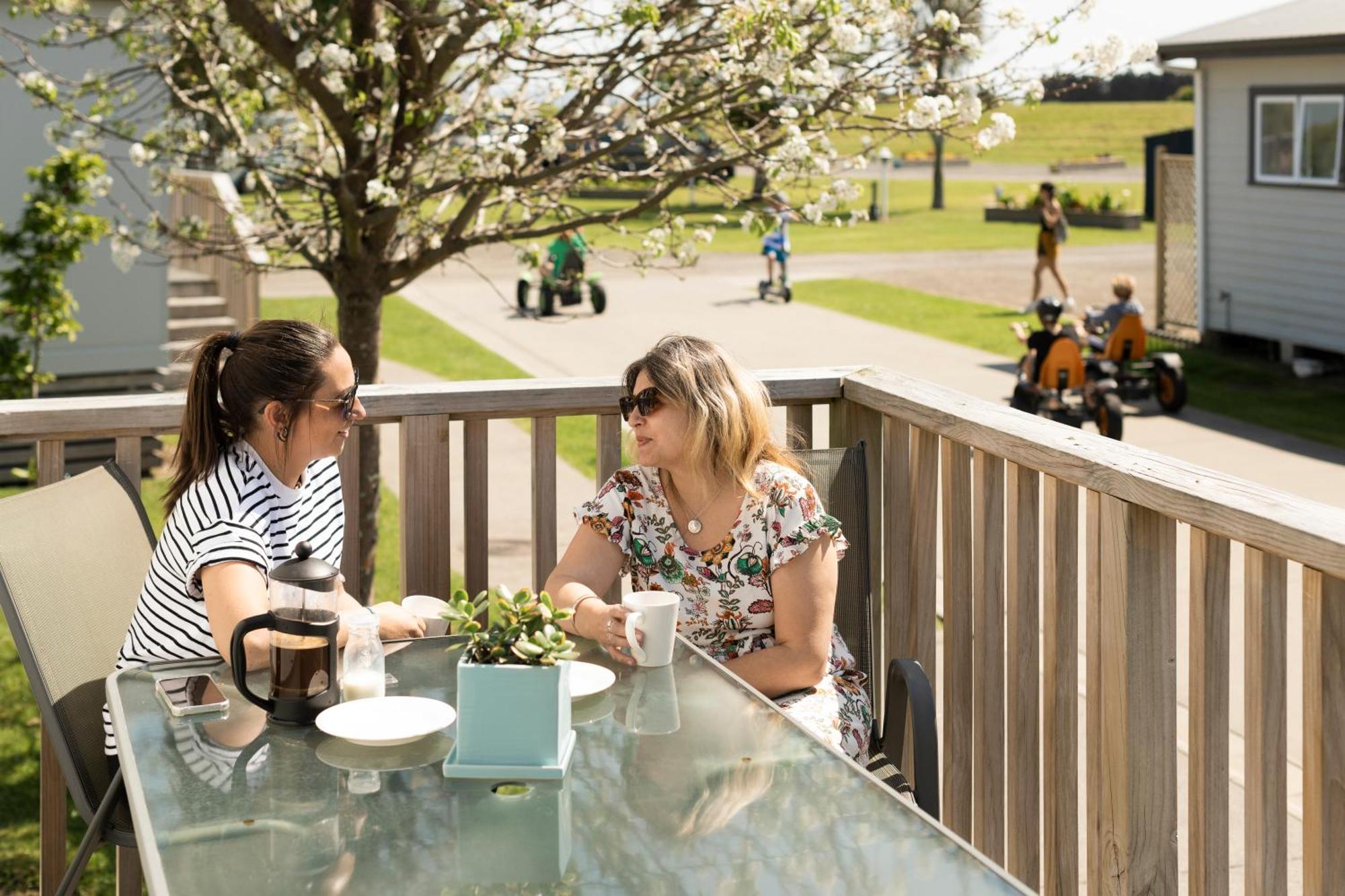 Riverside Whakatane Holiday Park Hotel Exterior photo