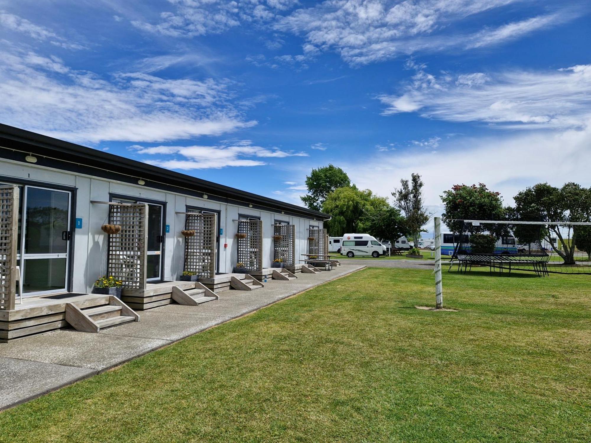 Riverside Whakatane Holiday Park Hotel Exterior photo